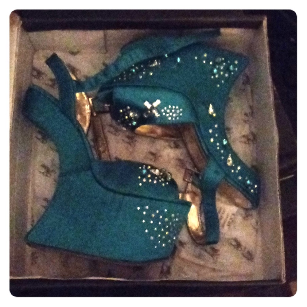 Heeless dress shoes Sz 7 nice